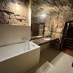 Daire House Of Ukraine на площі ринок з приватним бомбосховищем *